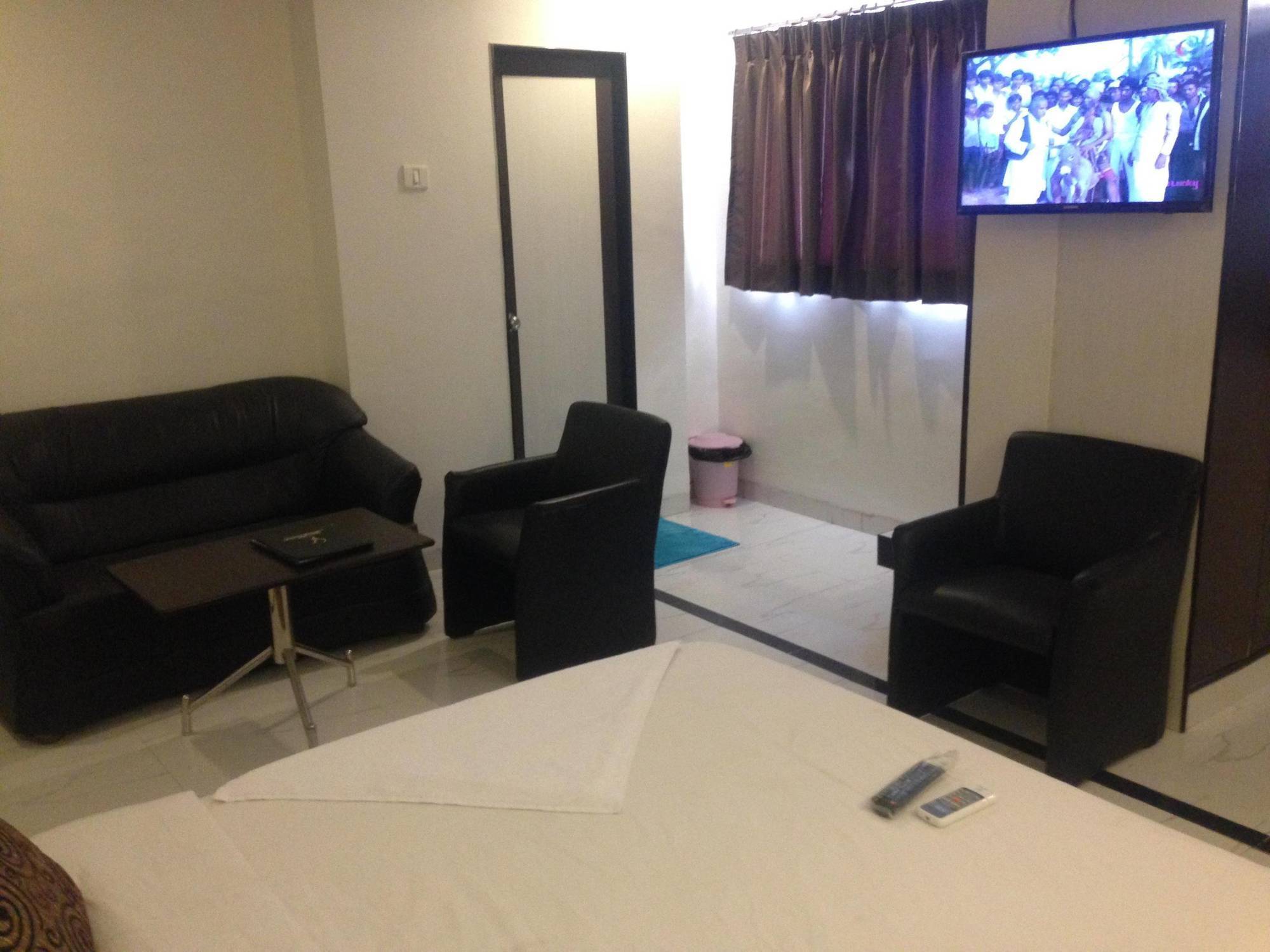Hotel Sai Kripa Imperial Daman Ngoại thất bức ảnh