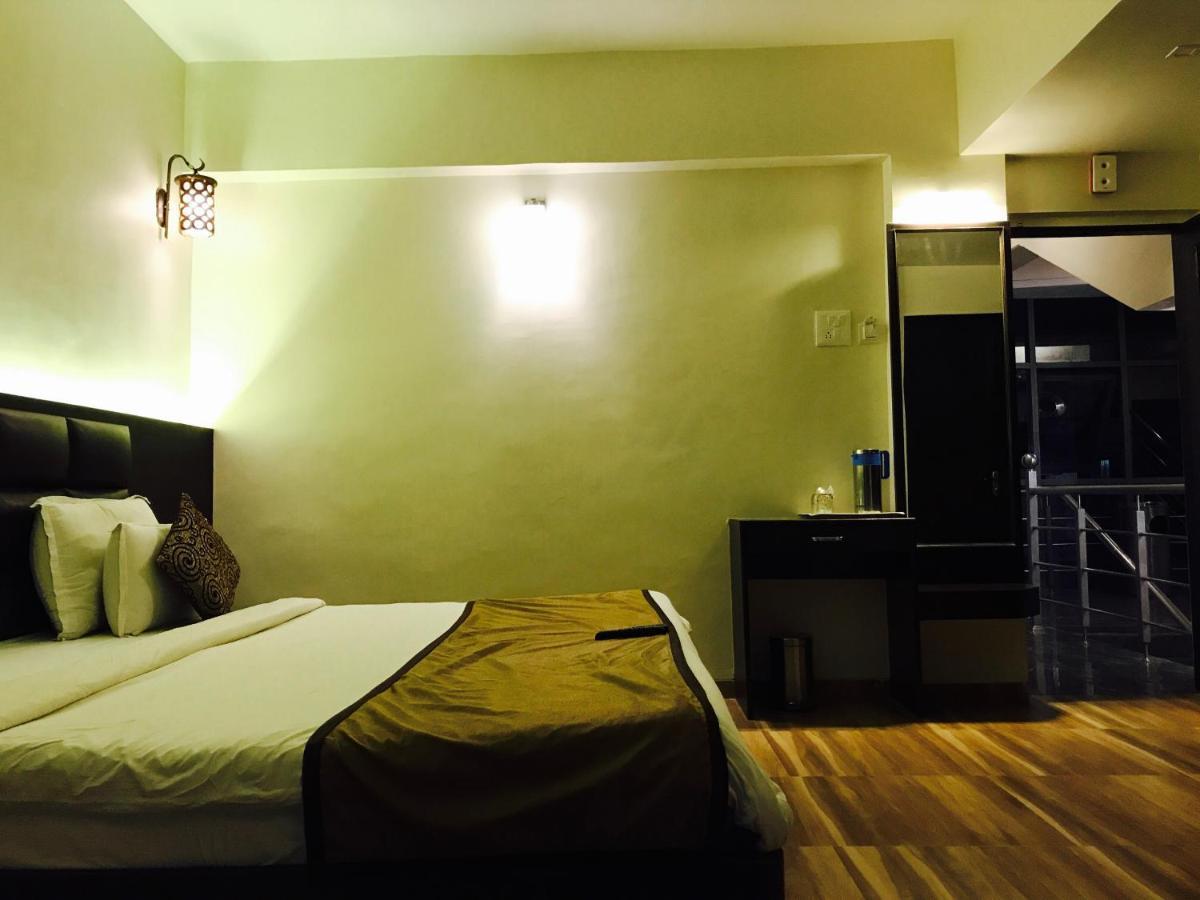 Hotel Sai Kripa Imperial Daman Ngoại thất bức ảnh